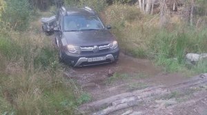 Подтопленный мост рыбалке не помеха ©20230913