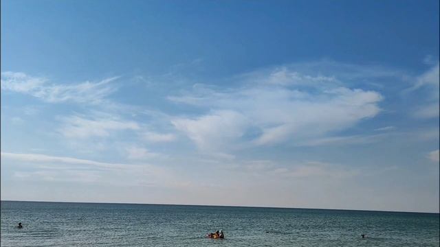 Мы отправляемся на центральный пляж Благо в станице Благовещенская..