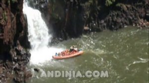 Navegando abajo de las Cataratas del Iguazú - Cataratas do Iguaçu - Iguazu Falls