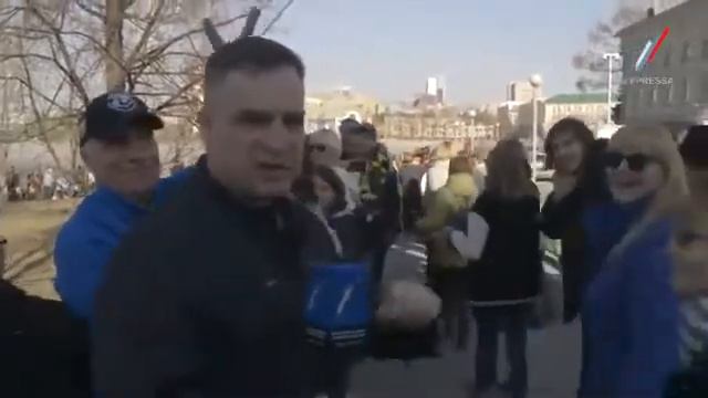 Ляшко бьют по морде. Лев против на грузинской границе. Баба получила по морде. Лев против получил по морде. Битва мастеров бесконтактного боя.