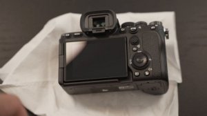 Sony Alpha 7 IV Unboxing (Best Camera for Youtube in 2022 / 2023?)