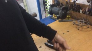 Размыкание и замыкание замка велосипедной цепи