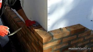Кирпичная кладка угла под расшивку - [© masterkladki]