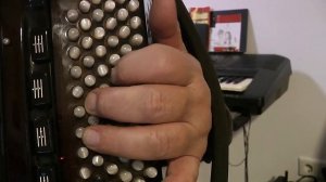 Знову цвітуть каштани Разбор на Баяне.
