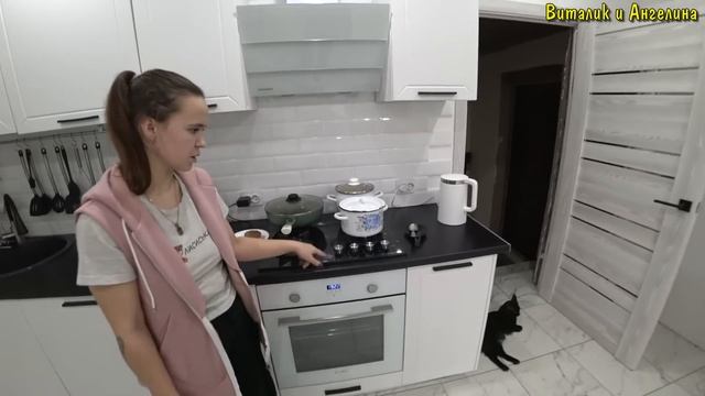 Я В МИНУСЕ НА 6000 РУБЛЕЙ / НАКОСЯЧИЛ / УКЛАДЫВАЮ НОВУЮ ПЛИТКУ СВЕРХУ НА ПЛИТКУ/РЕМОНТ СВОИМИ РУКАМ смотреть онлайн