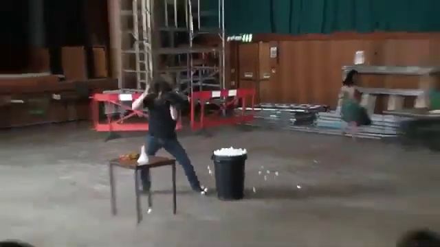 Взрыв ёмкости с жидким азотом ! :) смотреть онлайн