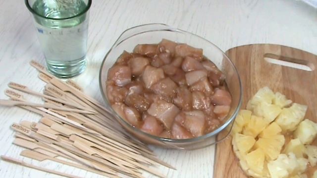 Шашлычки с ананасом в духовке