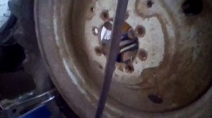 Шиномонтаж заднего колеса трактора МТЗ