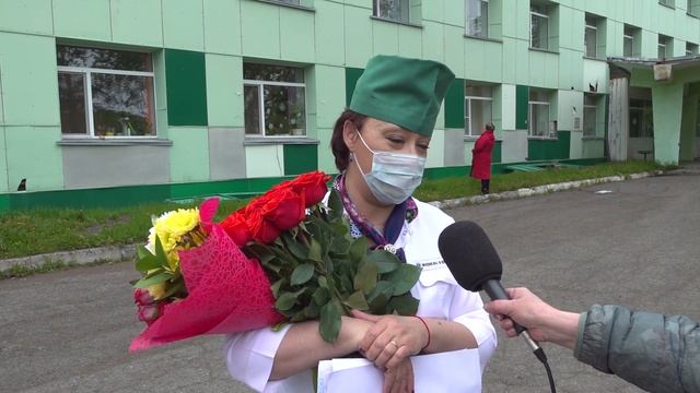 С наступающим праздником, медработники! смотреть онлайн