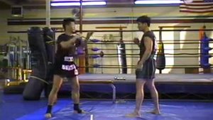 Удары ногами в тайском боксе.  Муай тай.