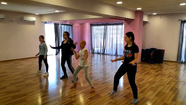 Bachata Dance Lesson / Practice With Music / Children's Dance Group / MoDance - 2.11.2019 смотреть онлайн