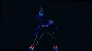 Невероятный Танец в Темноте с Неоновыми Костюмами под классный трек