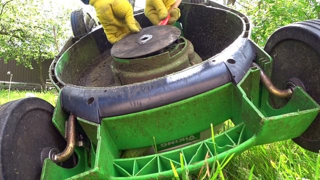 Viking ME 443. Как снять крыльчатку газонокосилки смотреть онлайн