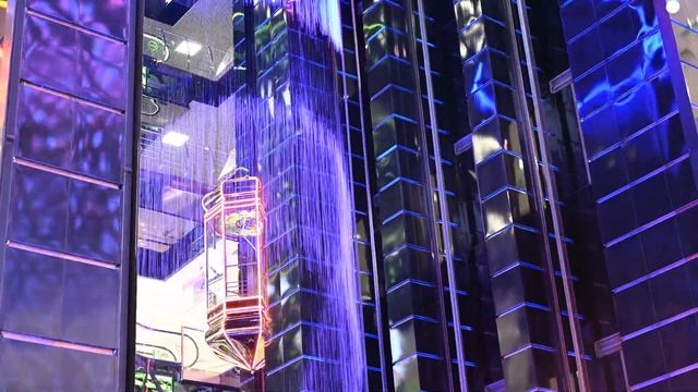 Москва ТРЦ Европейский Лифты фонтаны. Moscow Shopping and entertainment center European.4K vide