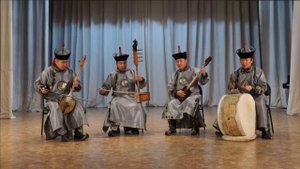 Тувинская народная песня "Доругдайым"-фольклорная группа ансамбля "Саяны"