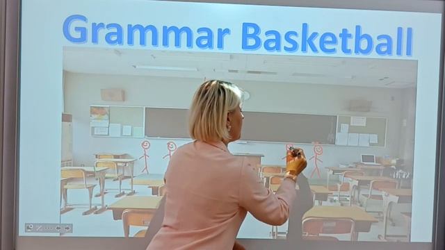 Grammar Game: Present SimplePast Simple