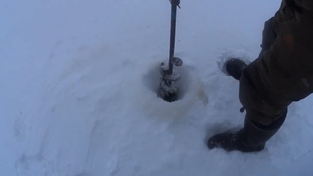 ЛОВЛЯ РЫБЫ В МЕТЕЛЬ | На БЕЛОМ МОРЕ | Заблудились смотреть онлайн