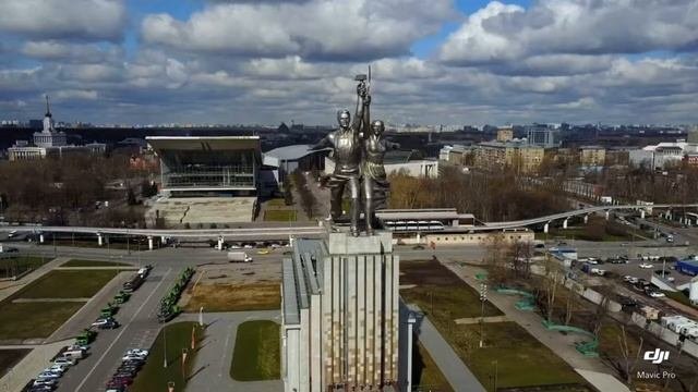 ВДНХ Главный вход, Рабочий и Колхозница