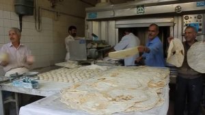 Кухня Ирана - изготовление лаваша