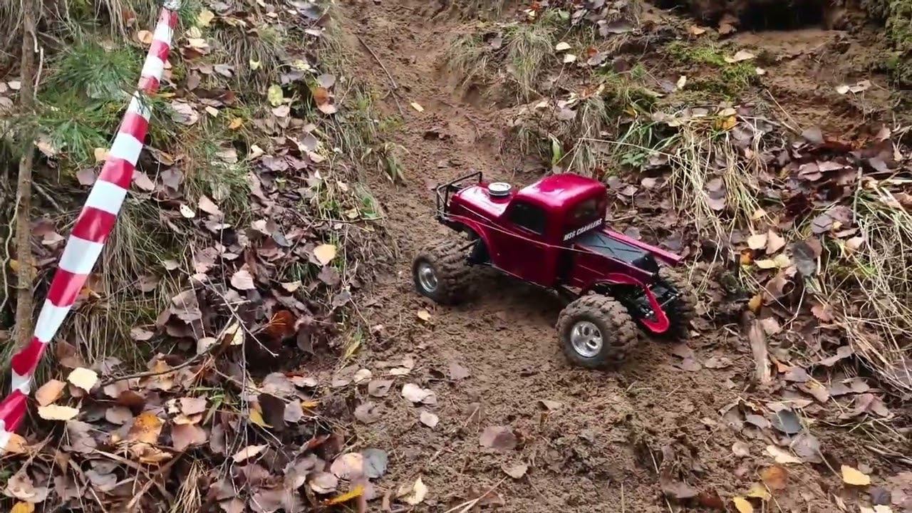 scx10ii Dodge Powerwagon заезд класса 2 на соревнованиях в Королёве 21.10.2023