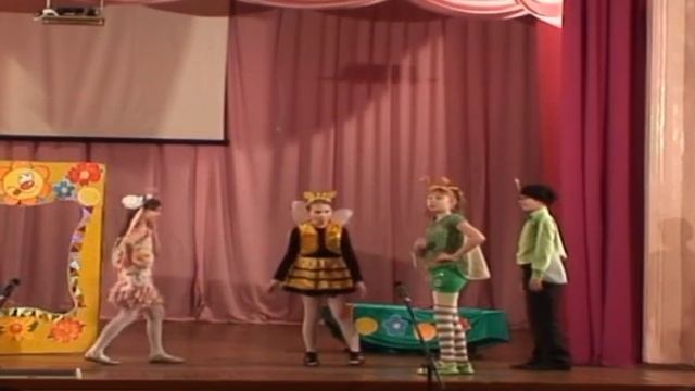 Театр-студия "Балаганчик". Спектакль "Букашка" смотреть онлайн