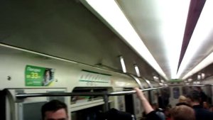 Горизонтальный лифт в метро Петербурга - Гостиный Двор