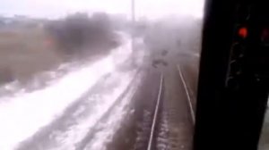 Удивительный вид из кабины электровоза ВЛ-80. Машинист с помохой такое отжигают!