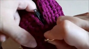 Закрепляем ручку на вязаную сумку  Fasten the handle to a knitted bag