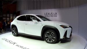 Lexus UX 250h - первый реальный обзор снаружи и внутри