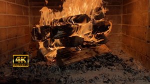 Огненная гавань: расслабься с камином и фортепиано (4К-видео)