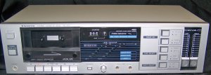 Винтажный стерео кассетный проигрыватель и диктофон Sanyo RD S30-Япония-1984-1986-год