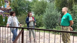 Львица-мама стала выносить и "ПРОВЕТРИВАТЬ " своих львят)