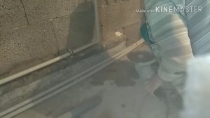 Опустить канализационный стояк в бетоне