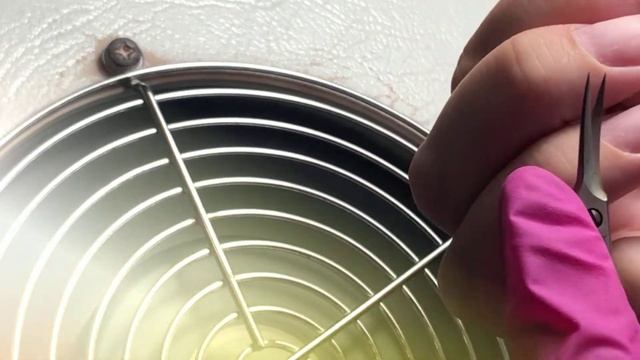 Комбинированный маникюр левой рукой, однотонное покрытие смотреть онлайн