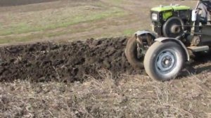 Самодельный мини трактор из мотоблока "Зубр". Пахота