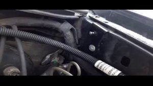 Установка упора амортизатора капота Toyota HiLux