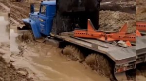 Грузовики Урал на бездорожье