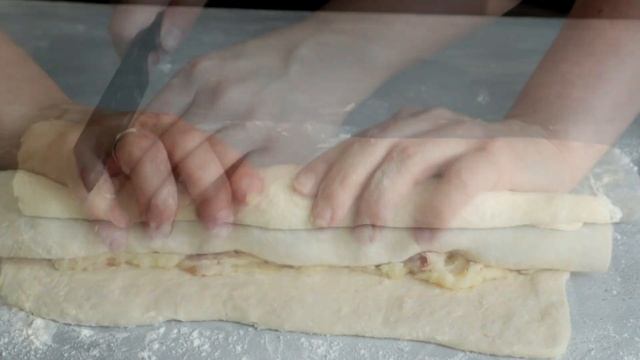 Очень БЫСТРЫЕ и ВКУСНЫЕ ЗАКУСКИ из СЛОЕНОГО ТЕСТА - 4 Потрясающих Рецепта для ВСЕЙ СЕМЬИ!