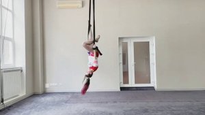 Харли Квинн висит. Воздушные стропы (после 6 тренировок) Harley Quinn Aerial straps