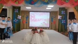 Танец "Мама, будь всегда со мною рядом" маме