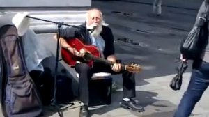 Дед Круто Поёт И Играет На Улице Песню Eric Clapton - Tears In Heaven (Vocal Cover)