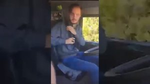 Как правильно пристёгиваться ремнем безопасности)