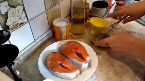 Вкуснейший лосось в медовом соусе.