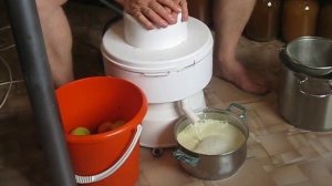 Купить лучшую соковыжималку, для фруктов и овощей по цене 6 500 рублей