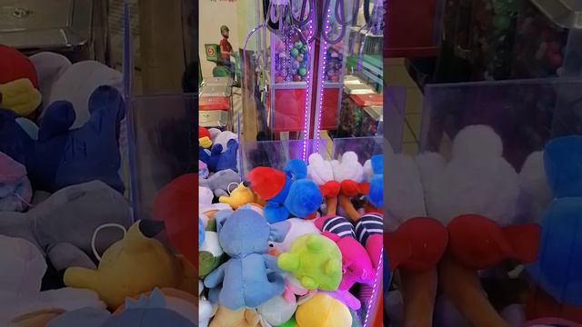 Вернулся к легендарному автомату а он... Хочу весёлого смурфика. смотреть онлайн