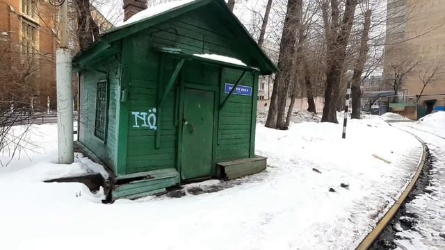 Москва. Электрозавод, похожий на замок. Прогулка возле завода