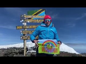 Татьяна Лебедева передаём нам привет с самой высокой точки Африки