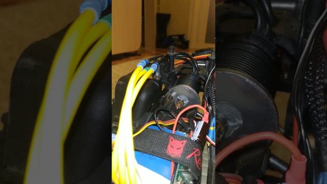 ESC ASYNC F1 вид на вал мотора Tenshok RC906 1750kv