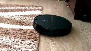 Робот-пылесос застревает на ковре. Что делать?
