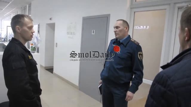 Что будет делать охранник смоленского ТЦ в случае пожара смотреть онлайн